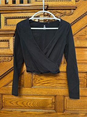ME to WE Essentials Black Long Sleeve Wrap Crop Top Women’s Small